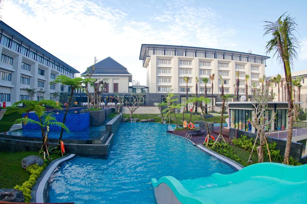 Harris Hotel & Conventions Malang Ngoại thất bức ảnh