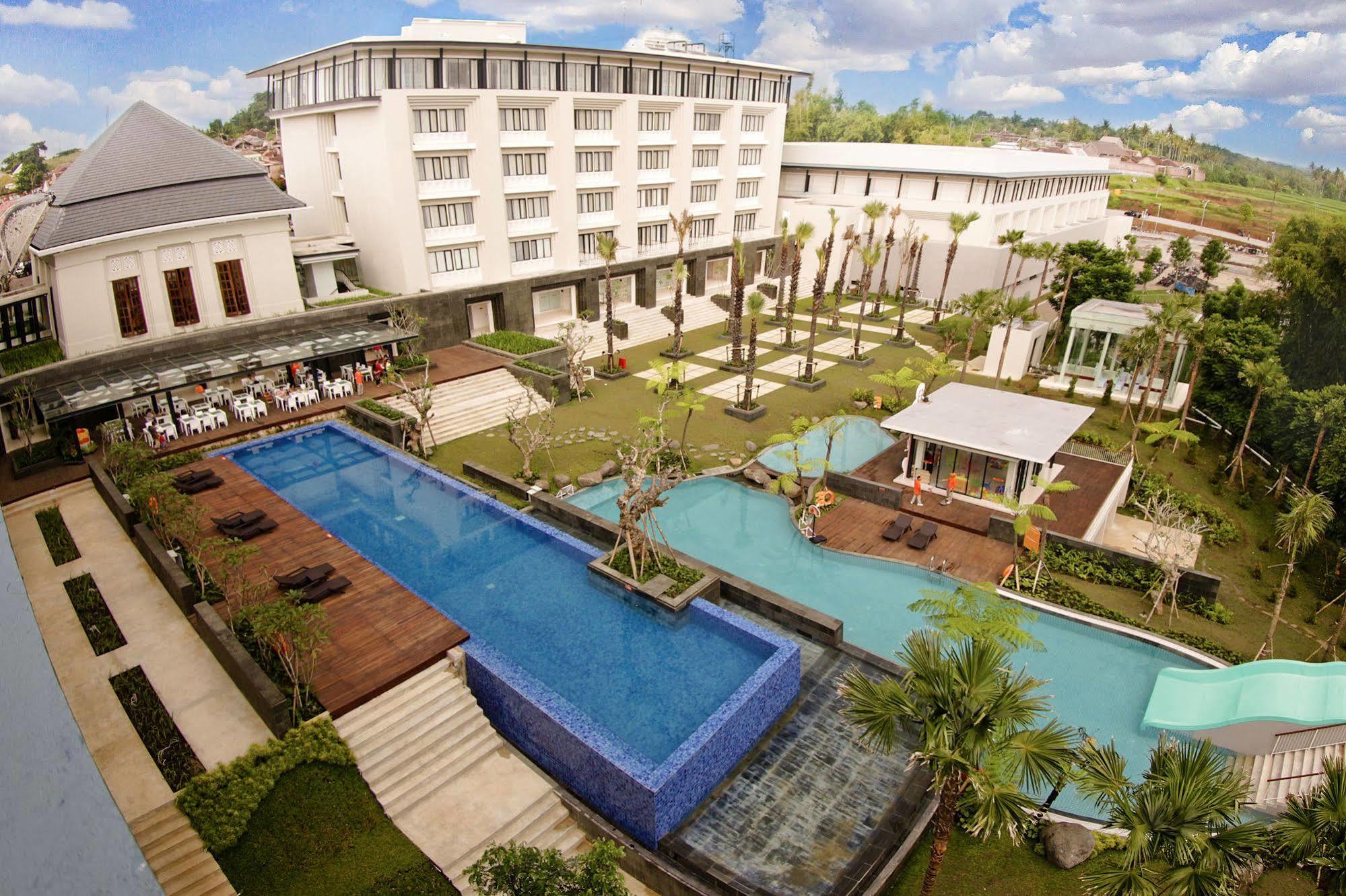 Harris Hotel & Conventions Malang Ngoại thất bức ảnh
